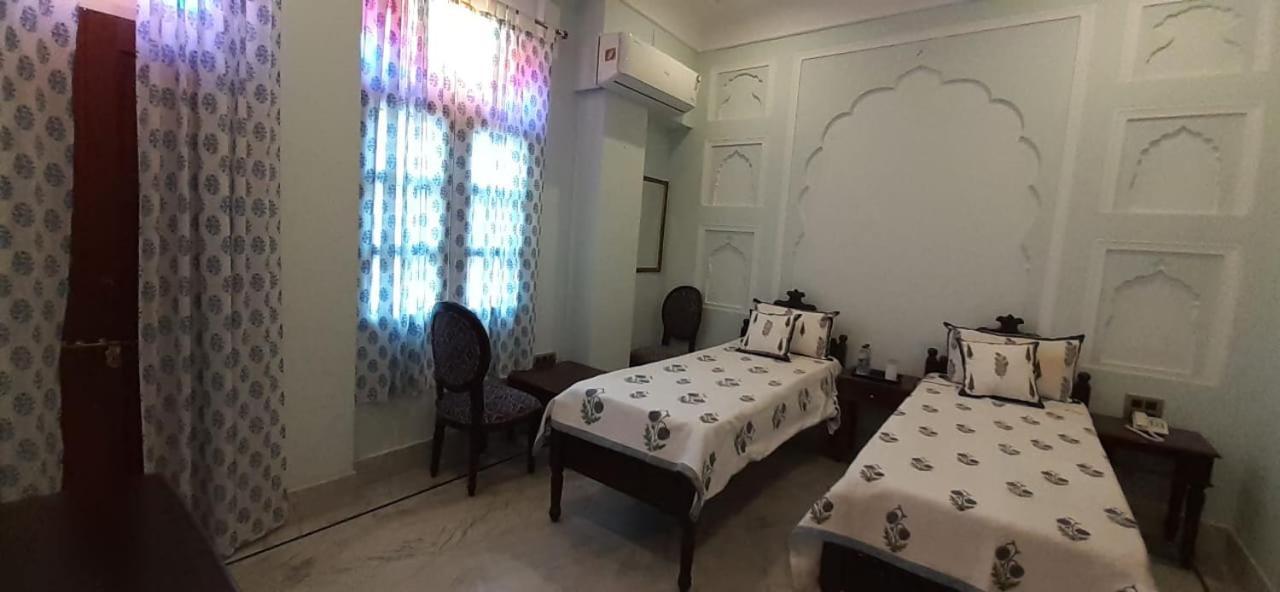 Hotel Raj Rajeshwari Haveli Džajpur Pokoj fotografie