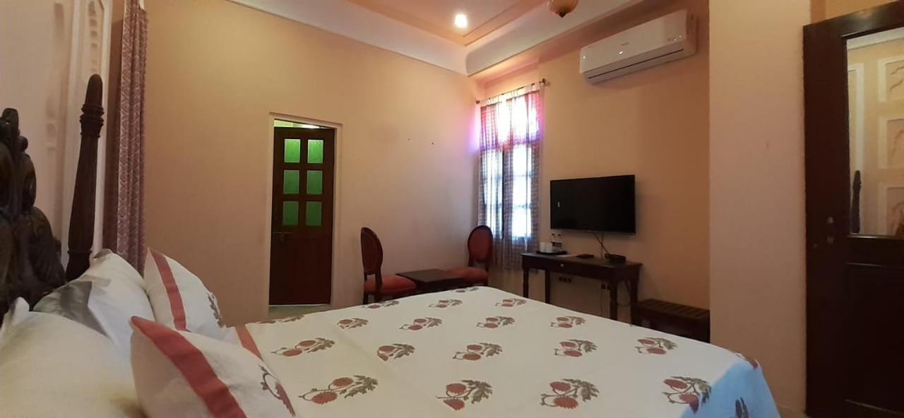 Hotel Raj Rajeshwari Haveli Džajpur Pokoj fotografie